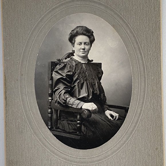 c1900 Cabinet Card Woman Oval Portrait Studio Photo E H Gaugler Harrisburg PA - Picture 1 of 6